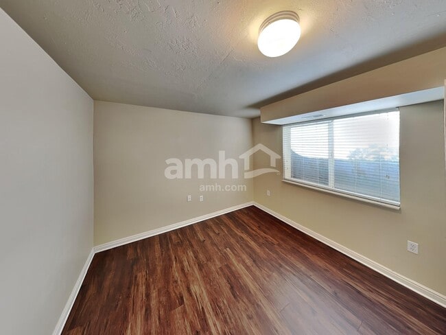 Building Photo - 143 N 700 W