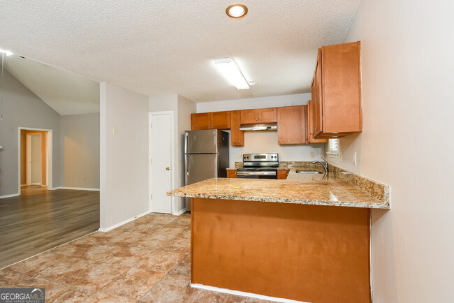 Building Photo - 4034 Sharon Woods Dr