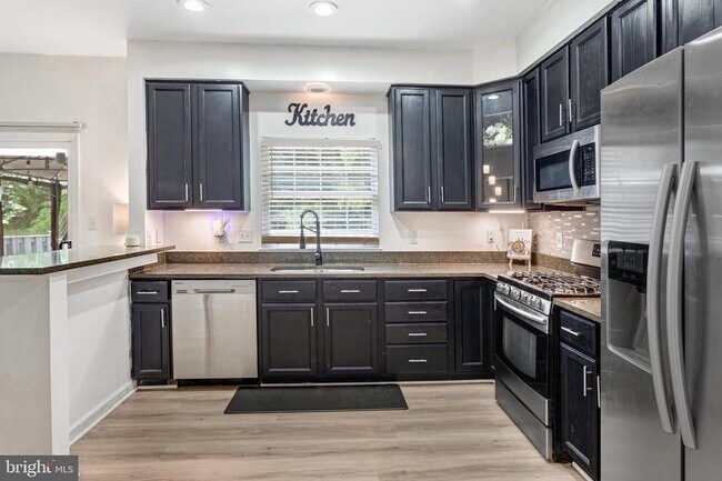 Building Photo - 2599 Grayton Ln