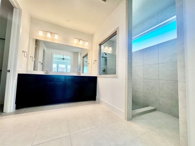 Building Photo - 10602 Blossom River Dr