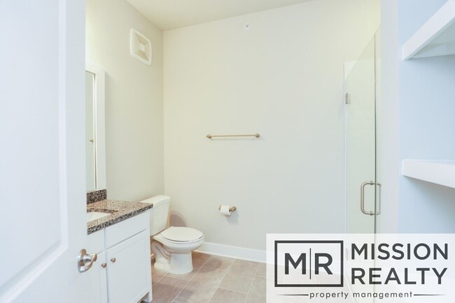 Building Photo - Beautiful 1 Bedroom, 1 Bathroom Condo in t...