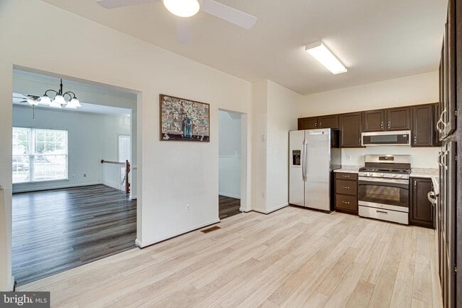 Building Photo - 417 Sparkleberry Terrace NE