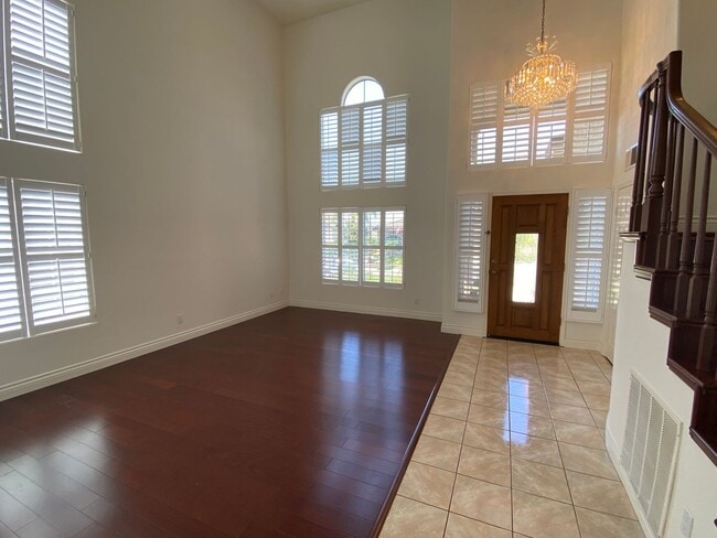 Building Photo - Pasatiempo 4 Bedroom Home