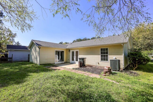 Building Photo - 2914 Temperance Dr