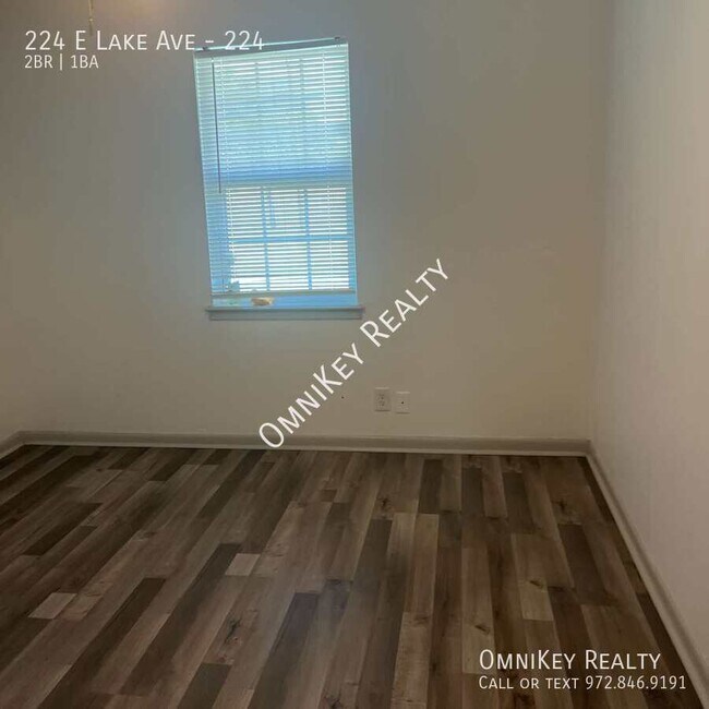 Building Photo - 224 E Lake Ave