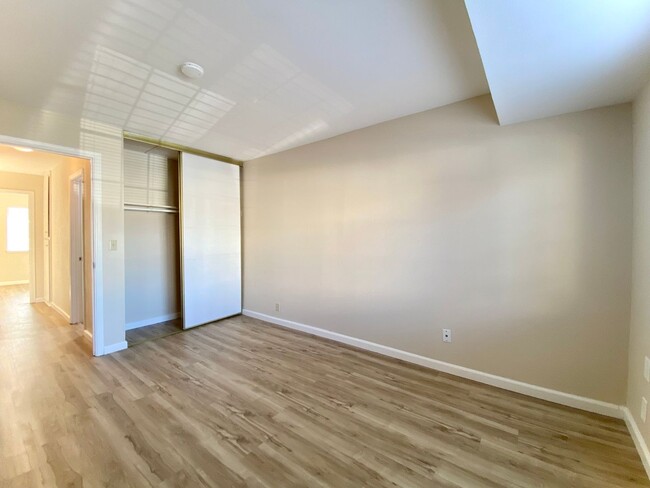 Building Photo - Charming 2-Bedroom Townhome for Rent w/Yar...