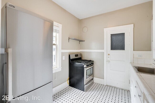 Building Photo - 333 Park View Terrace