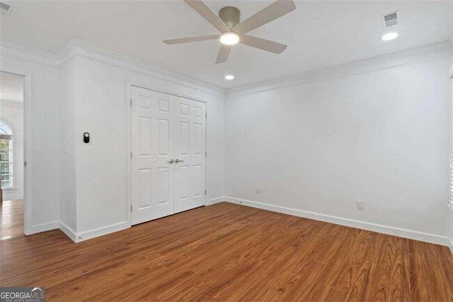 Building Photo - 1711 Summit Glen Ln NE