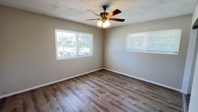 Building Photo - Lovely 3 Bed 2.5 Bath Townhome with 2 Car ...