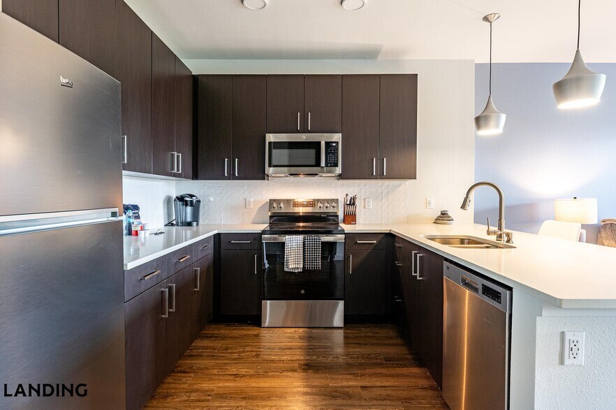 Building Photo - 1225 Utica Dr