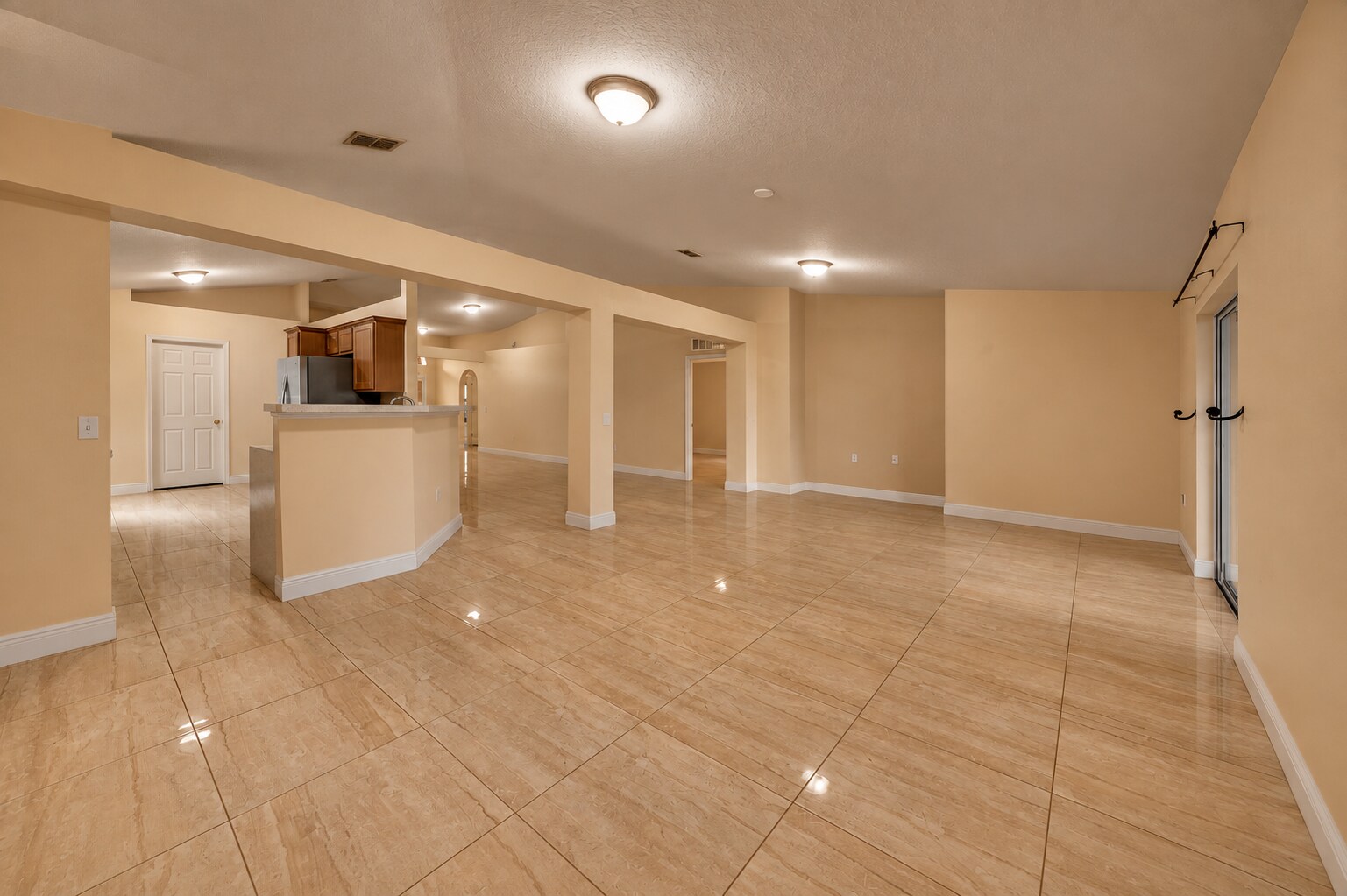 Building Photo - 537 Mason Dr