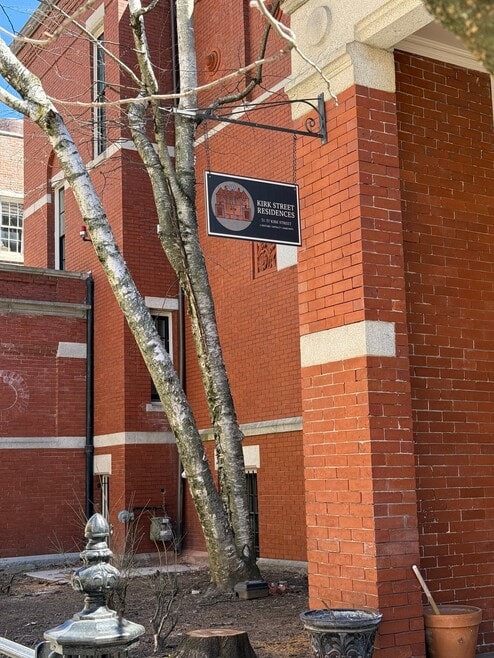 Building Photo - 37 Kirk St