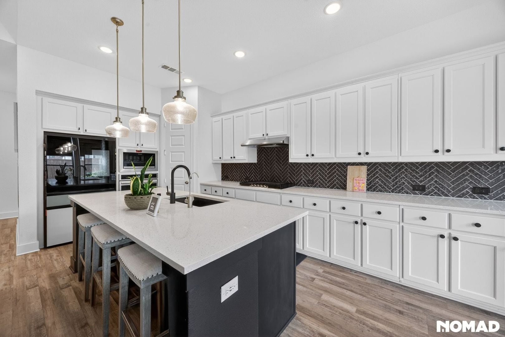 Building Photo - 1120 Saddle Ridge Dr