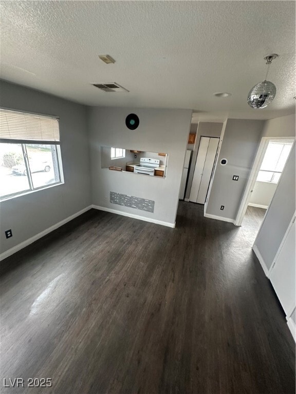 Building Photo - 231 W Philadelphia Ave