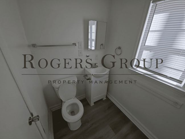 Building Photo - 215 Mineral Springs Rd