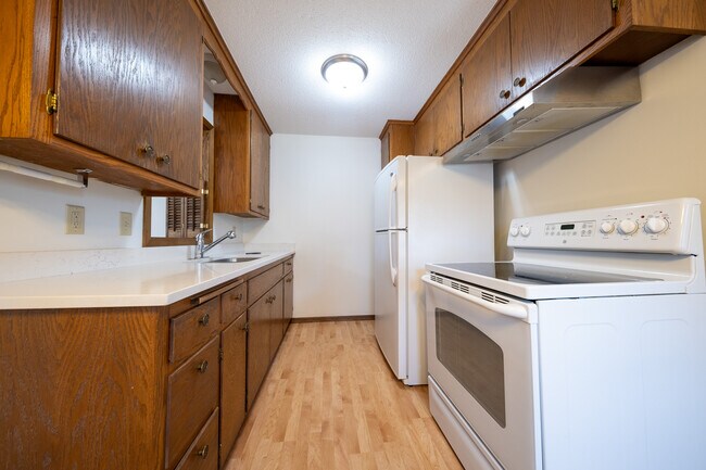 Building Photo - 14865 Damask Ave W