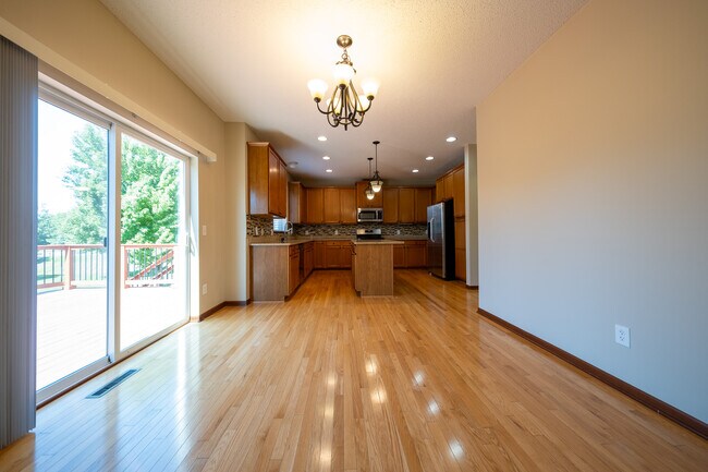 Building Photo - 16549 Dodd Ln