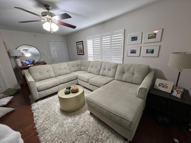 Building Photo - 717 Tower Grove Dr