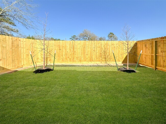 Building Photo - 824 Waxahachie St