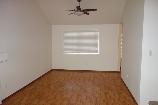 Building Photo - 15645 SW Bulrush Ln