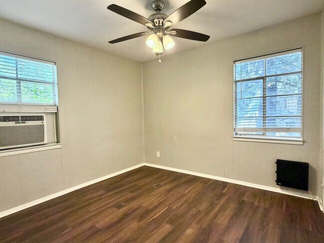 Building Photo - 1813 Wayne St