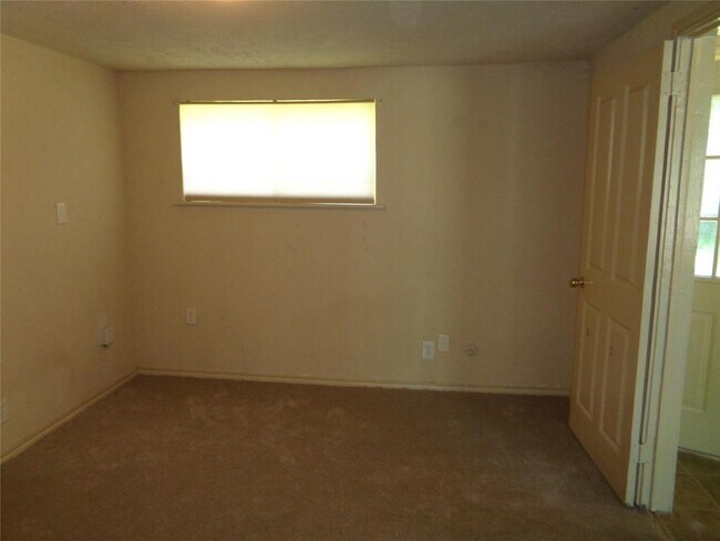 Building Photo - 11216 Barbarosa Dr