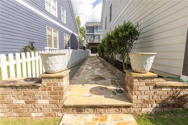 Building Photo - 1705 Barfield Run NW