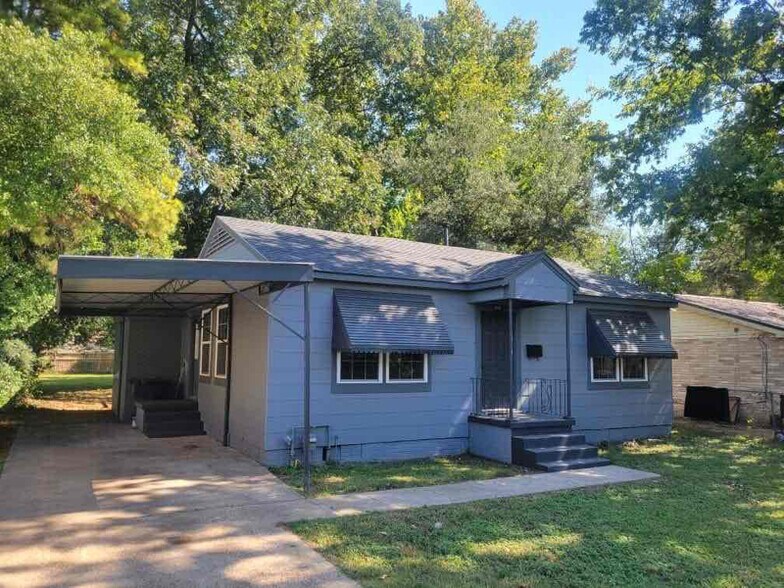 Primary Photo - 1206 Boone St