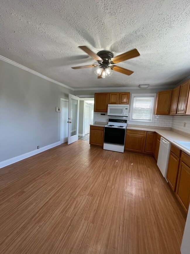 Primary Photo - SINGLE FAMILY HOME Available August 1st!