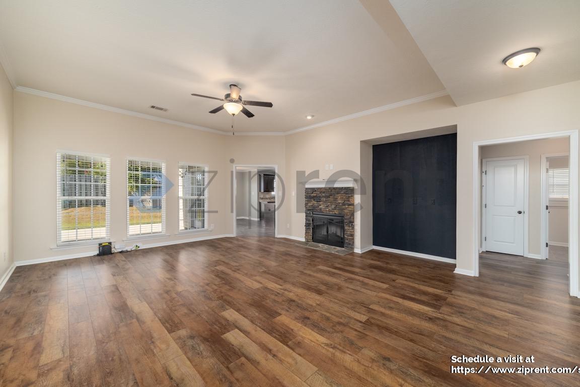 Building Photo - 819 Watermark Dr