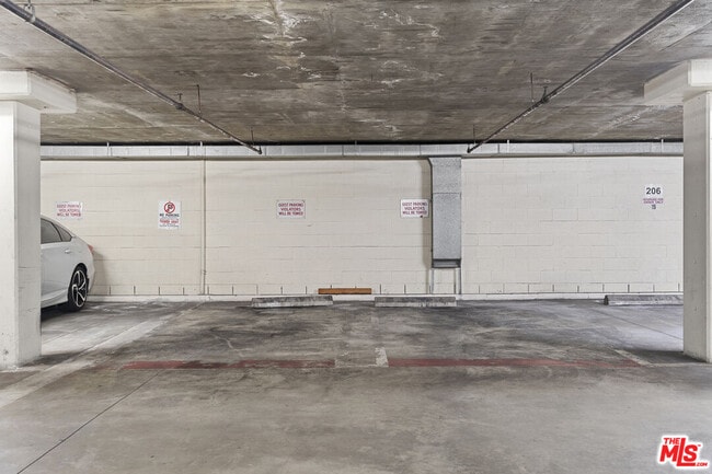 Building Photo - 4477 Wilshire Blvd