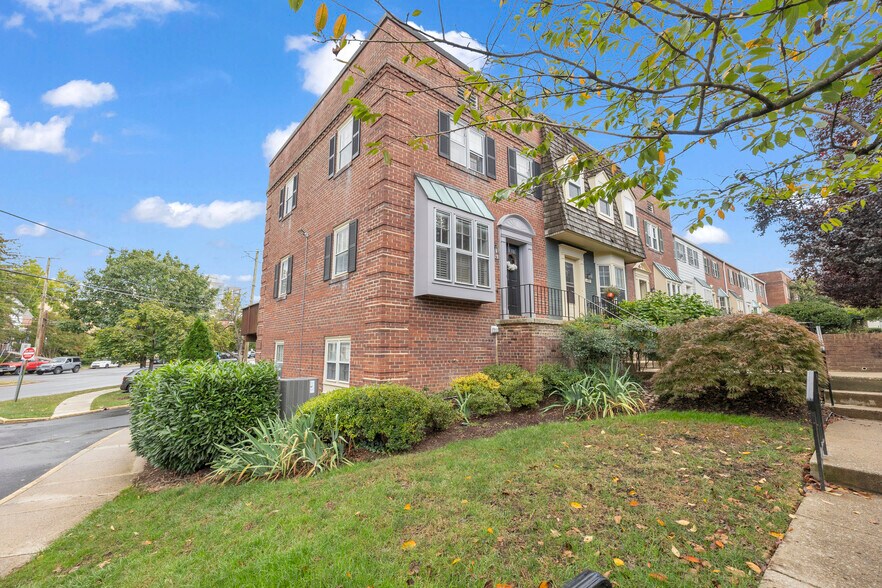 Primary Photo - 4800 Bradley Blvd