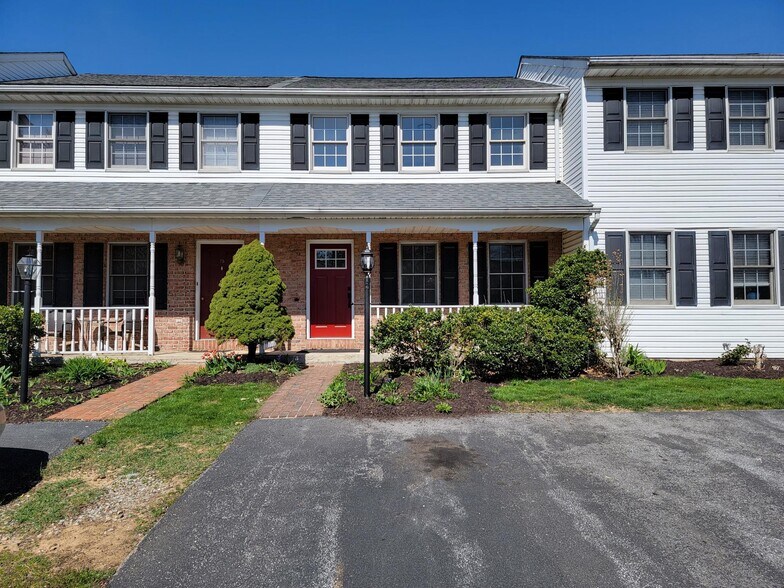 Building Photo - 77 Brookfield Rd