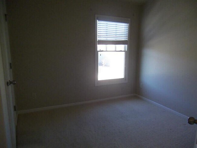 Building Photo - 650 Township Cir