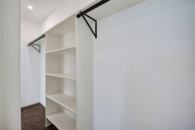 Building Photo - 3701 Hutchins St