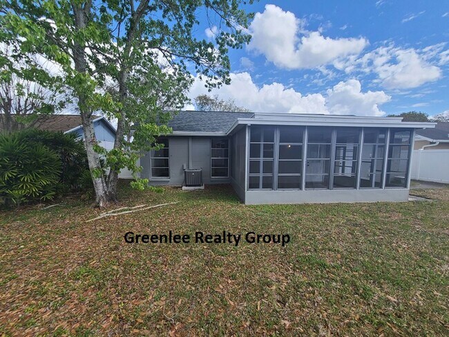 Building Photo - Updated 3 bed/2 bath home in Seven Springs...