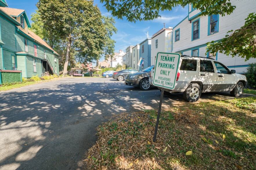 Building Photo - 129 Green St