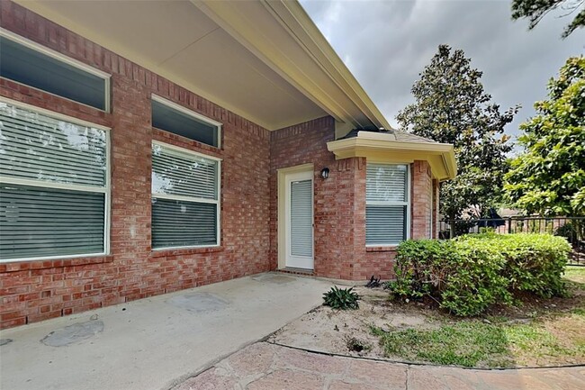 Building Photo - 8019 Malardcrest Dr