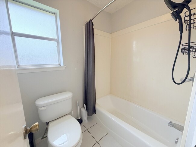 Building Photo - 2535 Planters Row