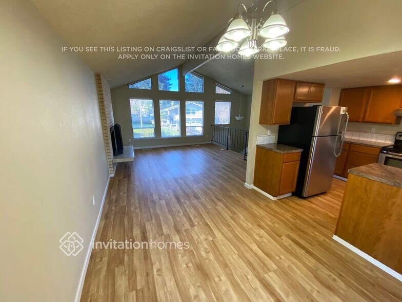 Building Photo - 33628 27th Pl SW