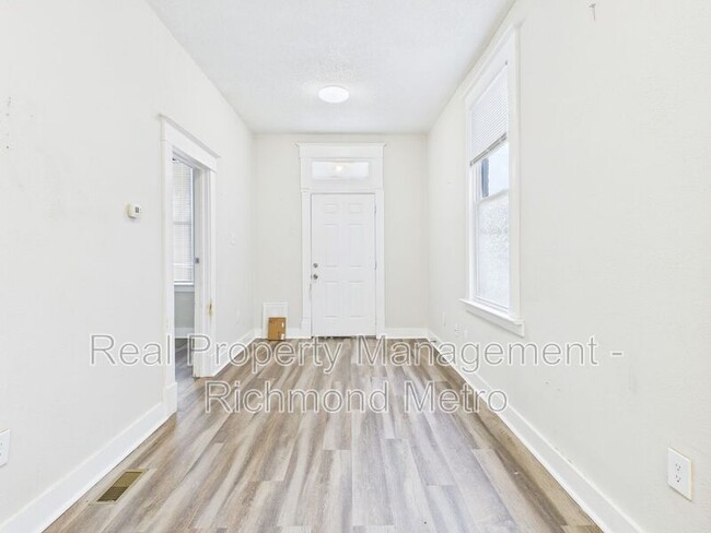Building Photo - 3314 3rd Ave