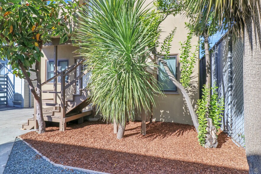 Building Photo - 1075 43rd St