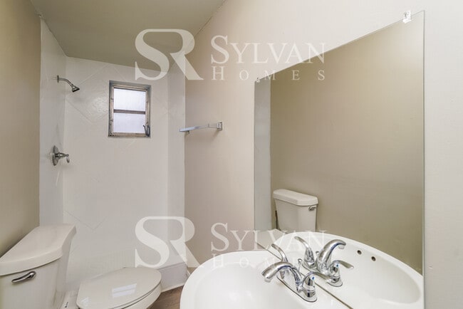 Building Photo - Lease today! No extra charge for contentment and relaxation!