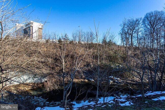 Building Photo - 1619 10th St S