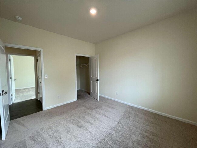 Building Photo - 78 Rapps Ave