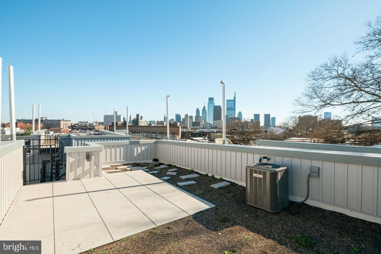 Building Photo - 815 Perkiomen St