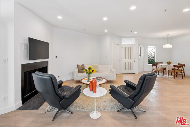 Building Photo - 2913 3rd St