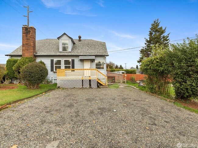 Building Photo - 2431 Pine St