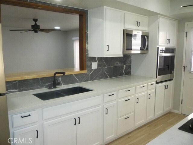 Building Photo - 1432 W 172nd St