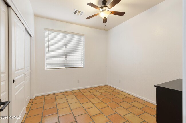 Building Photo - 2320 S Sorrelle